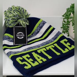 Seattle Knit Beanie with Pom